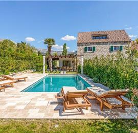 3 Bedroom Villa with Pool near Split, Sleeps 6-8  